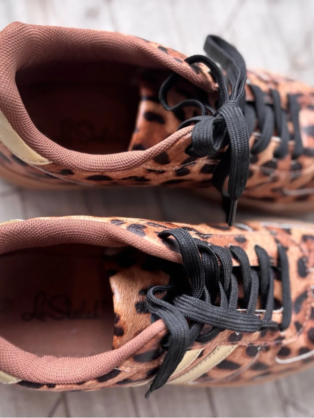 La Sheelah Leopard Print Platformyy Sneaker with Cream Stripe. size 10